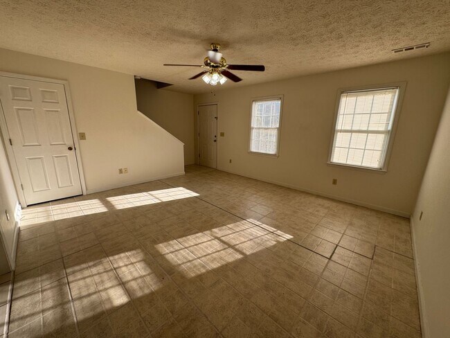 Building Photo - 2692 Callier Springs Rd SE