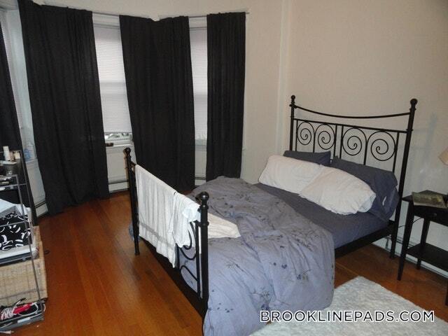 Building Photo - 208 Winthrop Rd