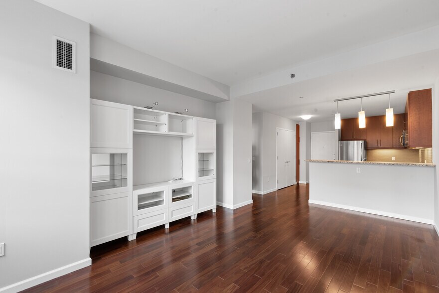 Building Photo - 1425 Locust St