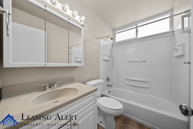 Building Photo - 25352 Avenida Cappela