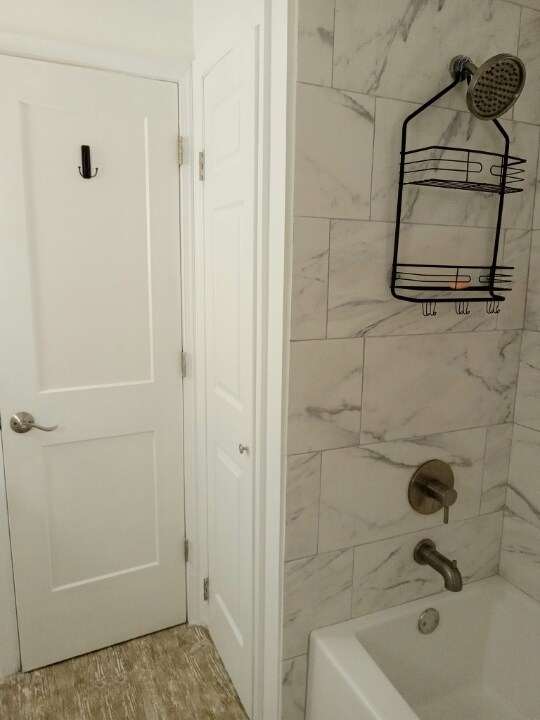 Building Photo - 1901 River Oaks Dr