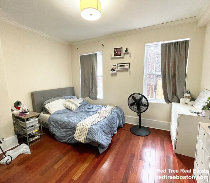 Building Photo - 45 Hemenway St