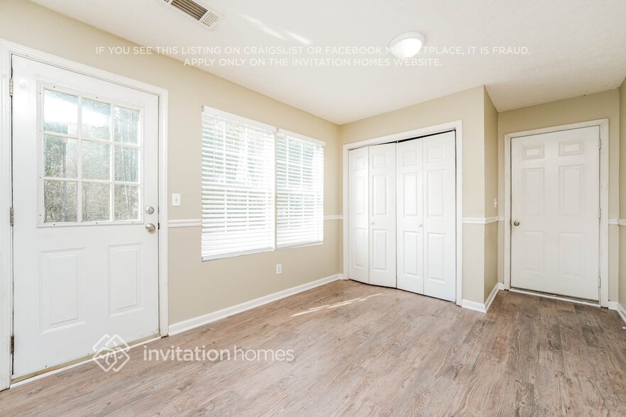 Building Photo - 9143 S Sterling Lakes Dr