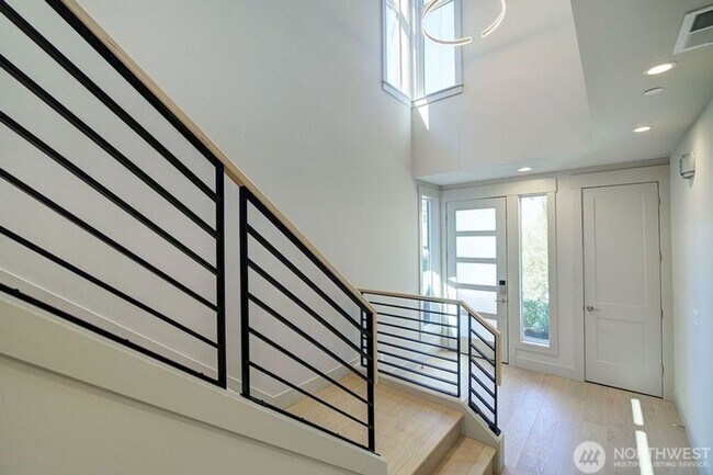 Building Photo - 4Bd/3.25Ba Issaquah House