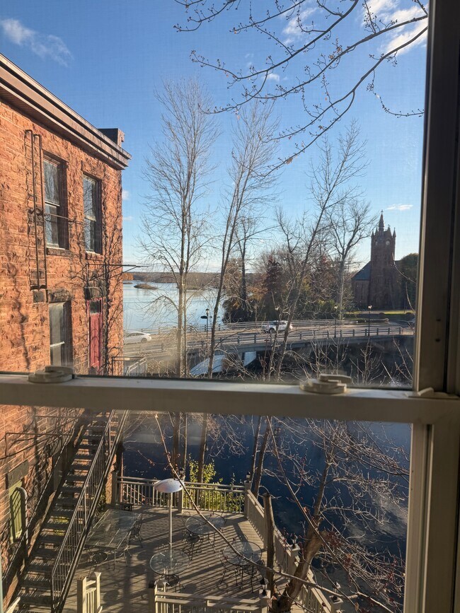 Building Photo - 9 Market Street