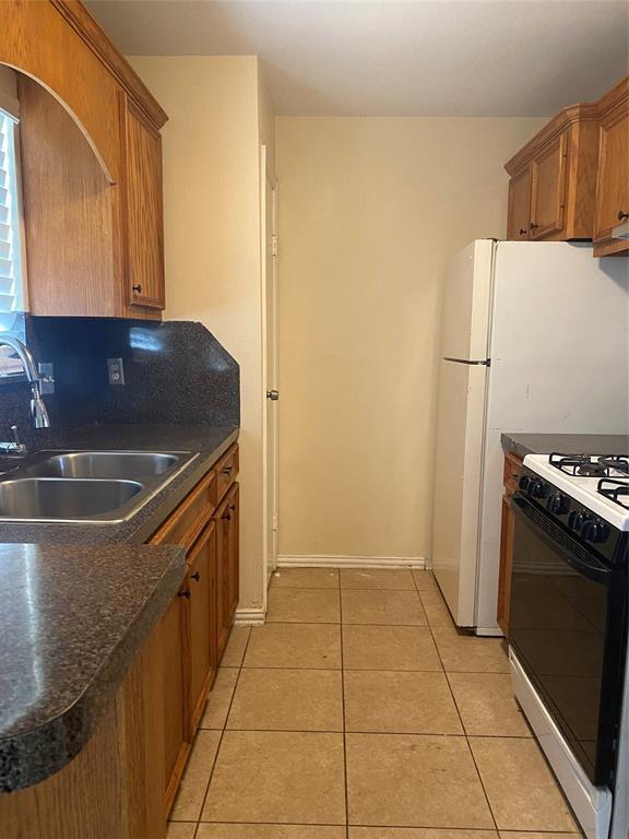 Building Photo - 15158 Grassington Dr