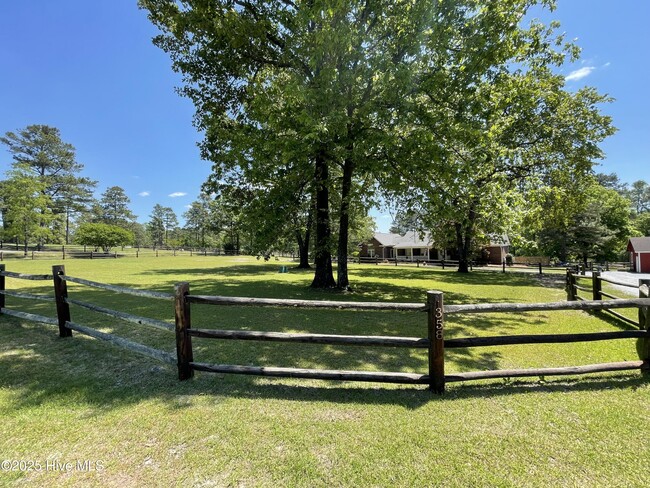 Building Photo - 358 Yadkin Run Ln