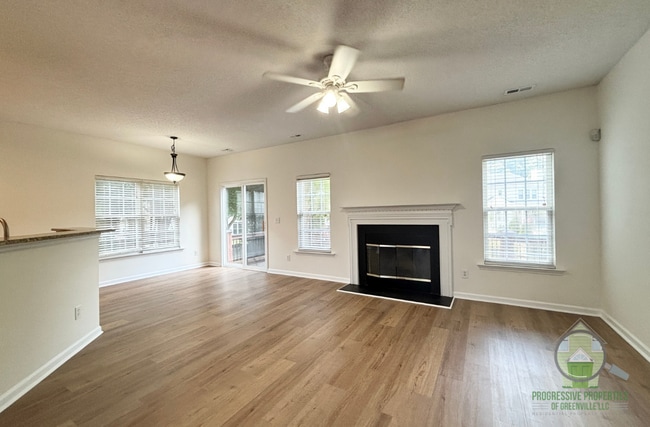Building Photo - 106 Thurber Way