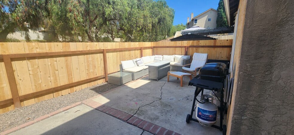 Building Photo - 2091 Manzana Way