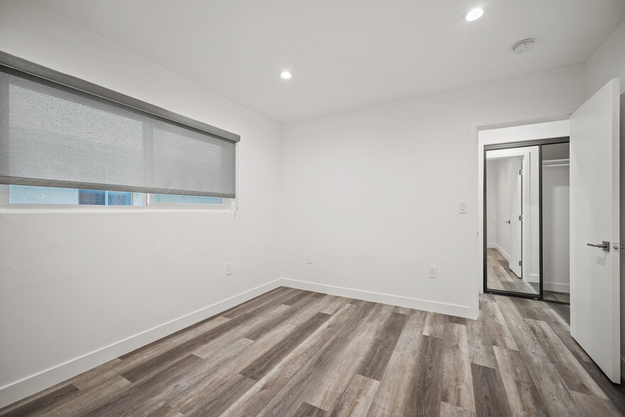 Building Photo - 1352 W 36th St