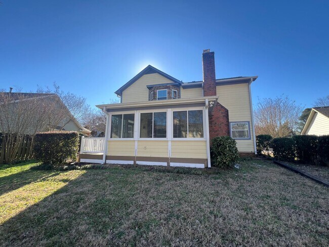 Building Photo - Charming Newly Remodeled 3BD, 2.5BA Raleigh Home with a Bonus Sunroom