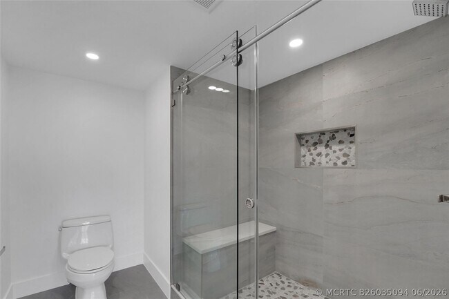 Building Photo - 3900 Galt Ocean Dr