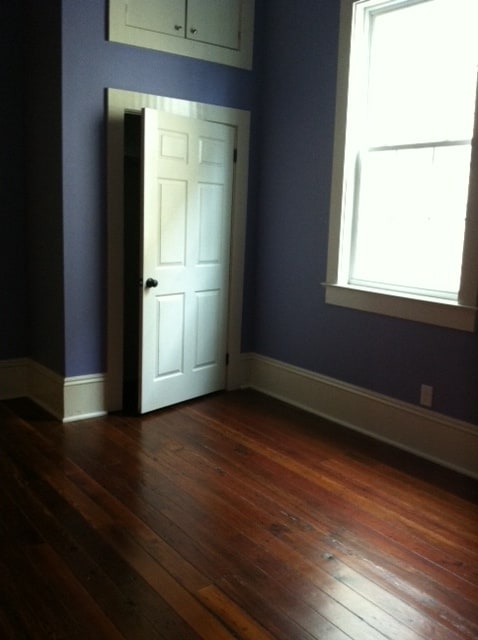 Building Photo - 925 N Dupre St
