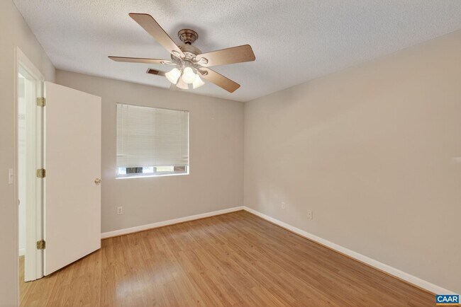 Building Photo - 103 Turtle Creek Rd