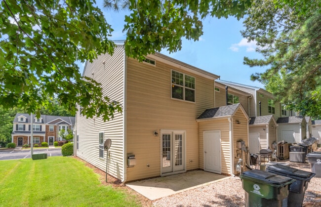 Building Photo - 202 Tallula Ln