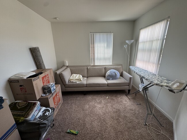 Building Photo - 207 Black Hill Dr