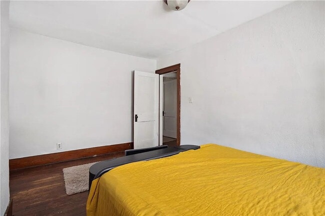 Building Photo - 1020 28th St