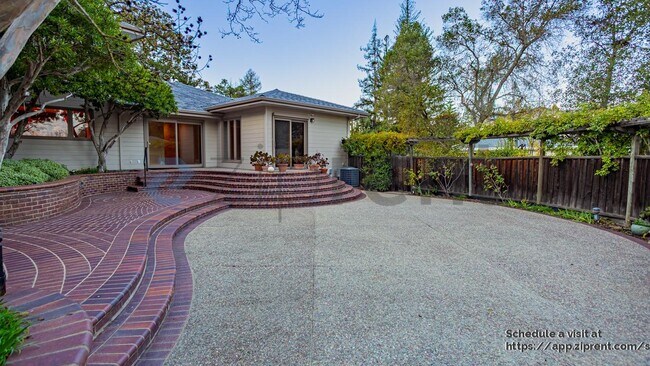 Building Photo - 16000 Greenwood Rd