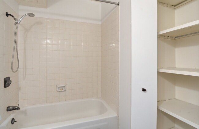 Building Photo - $1,140.95 with $300 off the first month's rent, 1 Bed - 1 Bath, Condo in Denver with Easy Access ...