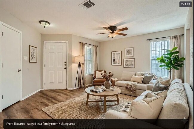 Building Photo - 221 Almquist St