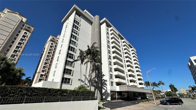 Building Photo - 625 Biltmore Way