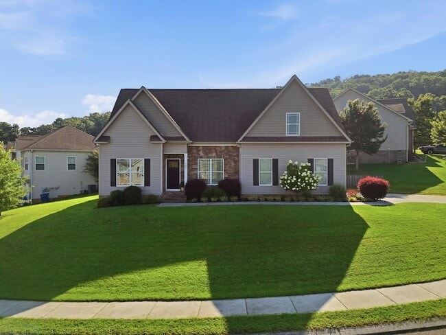 Building Photo - 723 Windrush Loop