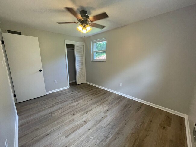 Building Photo - 112 Woodlawn Ave