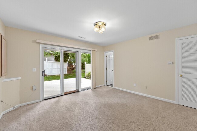 Building Photo - This move-in ready, professionally cleaned 3-bedroom, 3.5-bathroom townhouse in Reston Town Cente...
