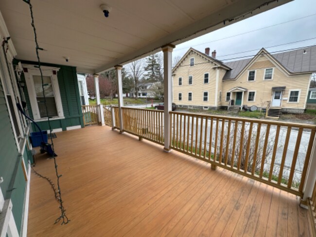 Building Photo - 32 Loomis St