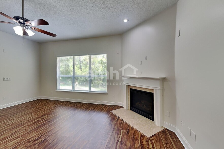 Building Photo - 604 Battersea Dr
