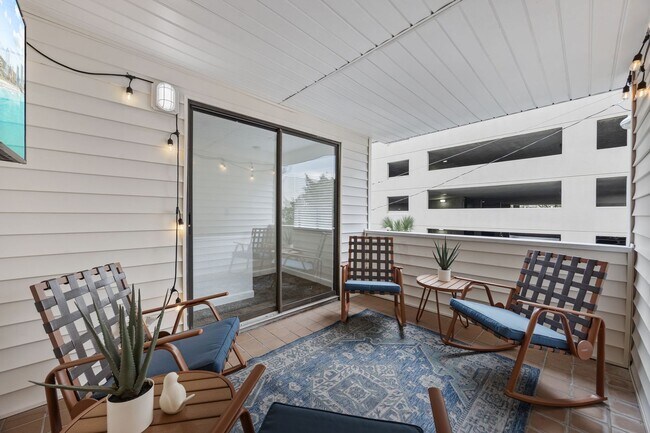 Building Photo - All Inclusive Seasonal Rental Available October 1st, 2025-March 31st 2026!