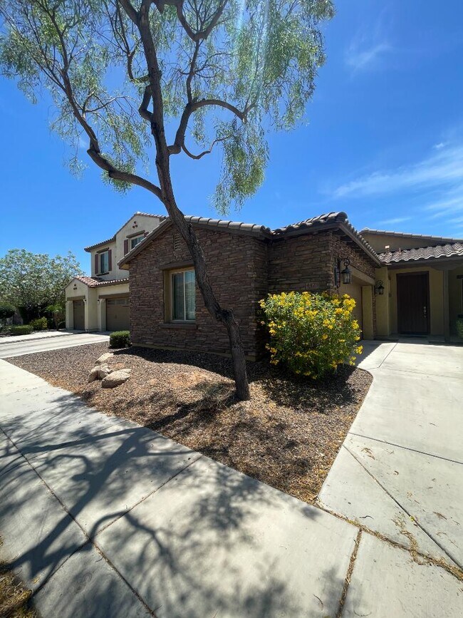 Building Photo - 4425 E Muriel Dr