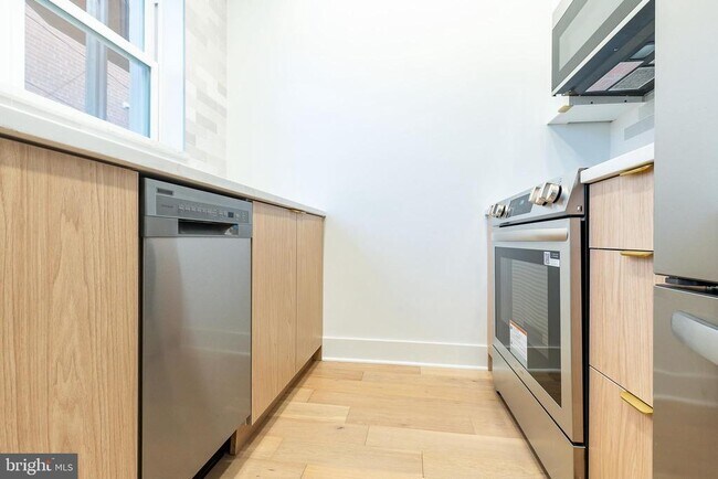 Building Photo - 2563 E Elkhart St