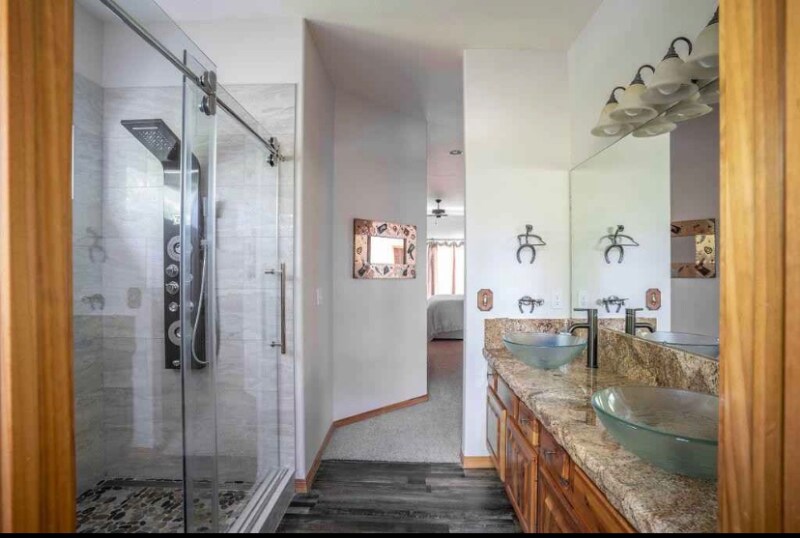 Building Photo - 710 Birch Point Dr