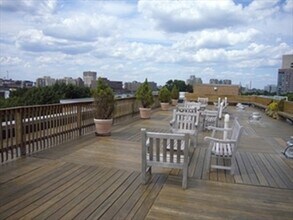 Building Photo - 145 Pinckney St