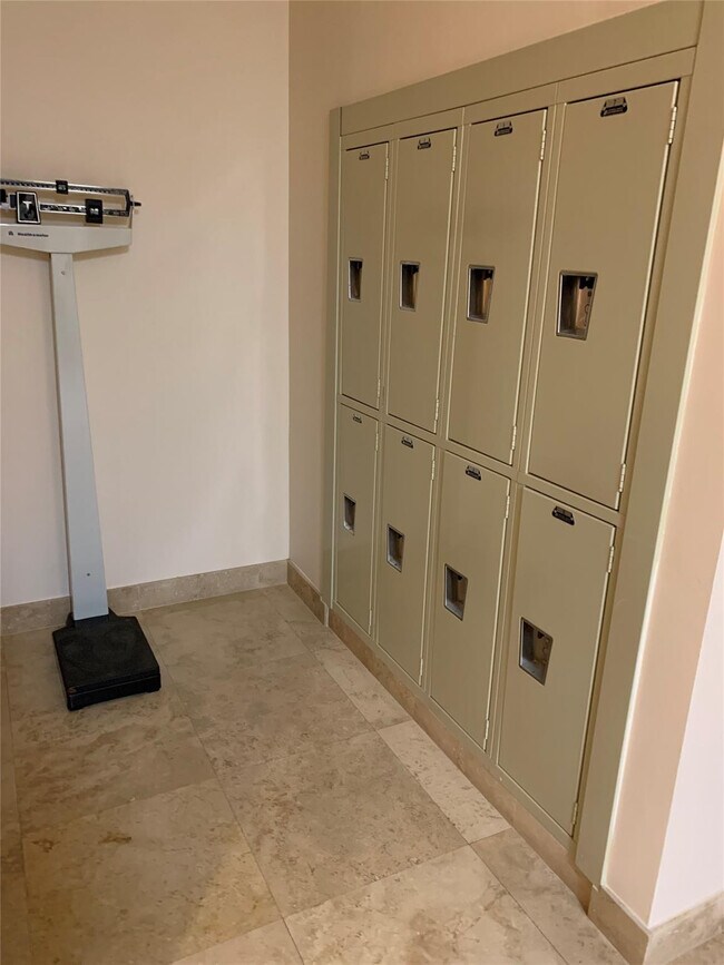 Building Photo - 4101 N Ocean Blvd