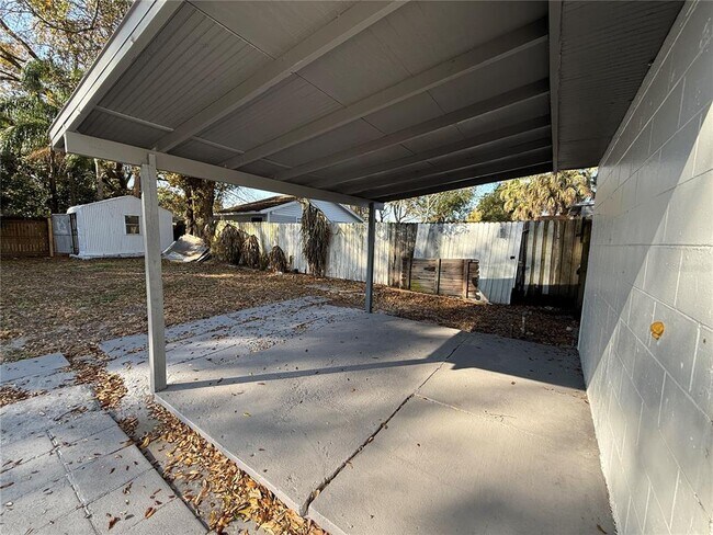 Building Photo - 6124 Dogwood Dr