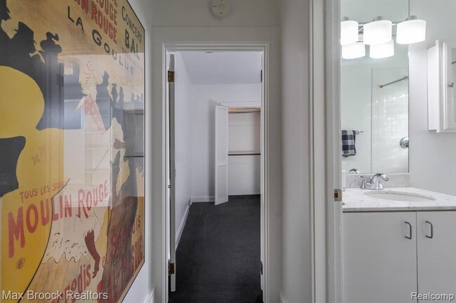 Building Photo - 932 Humphrey Ave