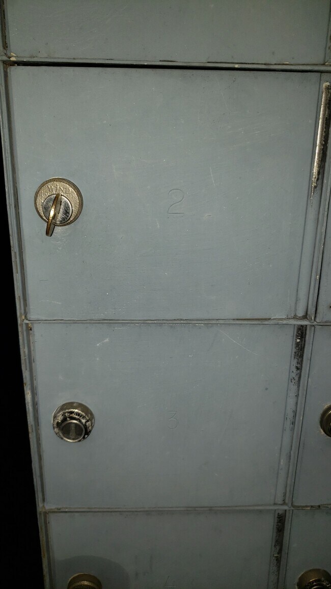 Building Photo - 76 Drewes Ct