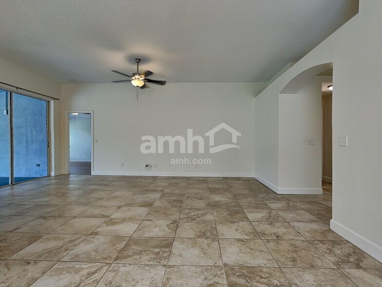 Building Photo - 1415 Compton St