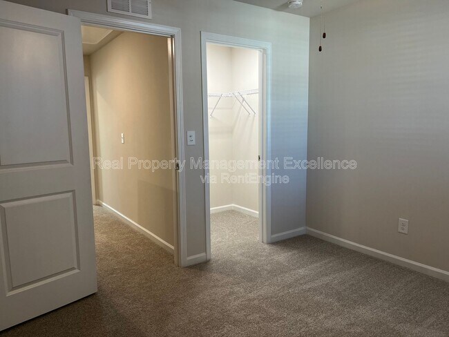 Building Photo - 139 Pinkie Ln