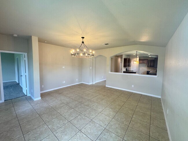 Building Photo - Ready for MOVE-IN - Very Nice- 1 Story 3 B...