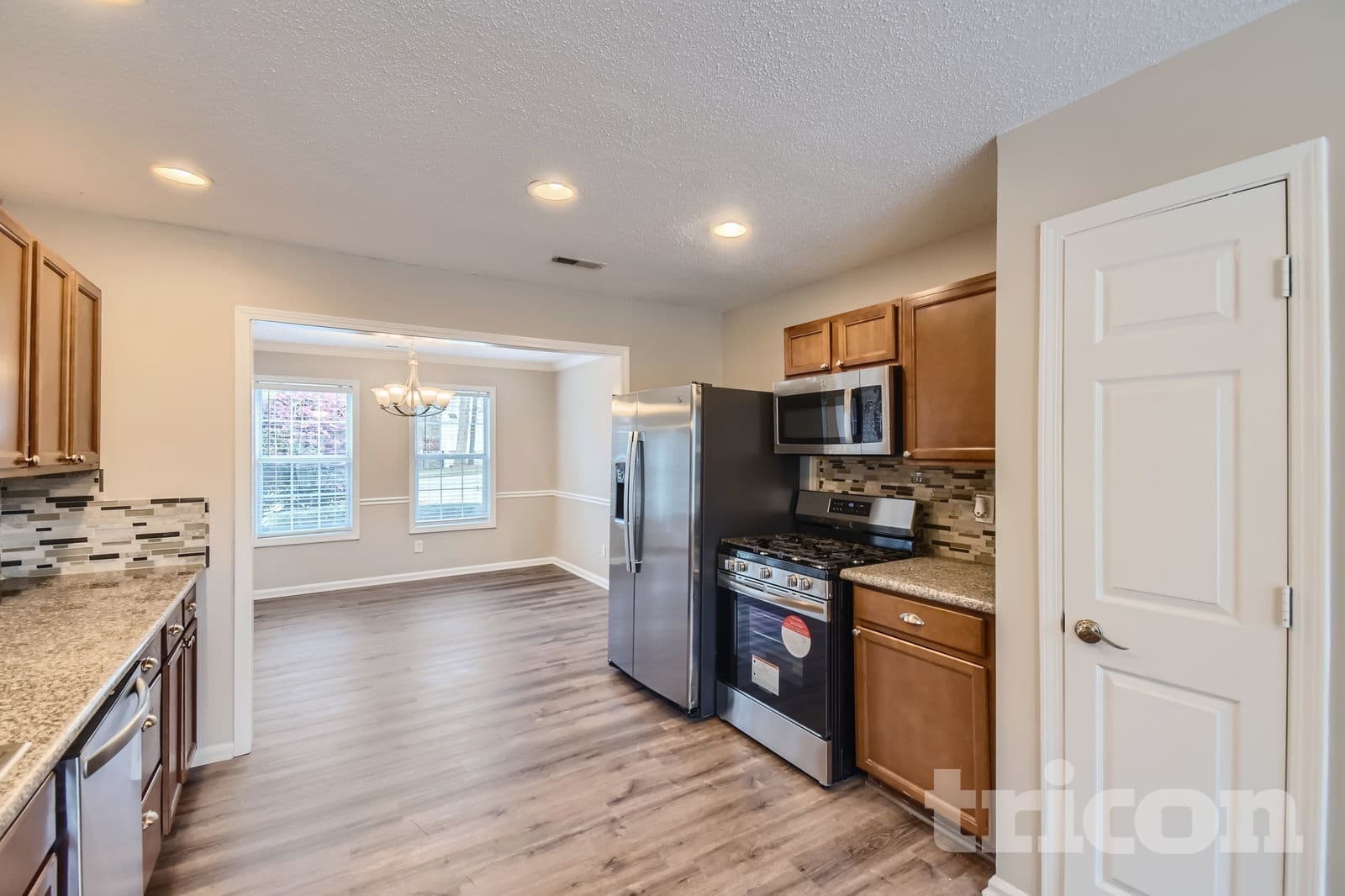 Building Photo - 407 Emerald Trce