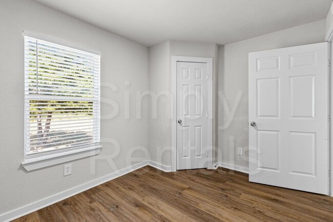 Building Photo - 401 Mcilrath Rd