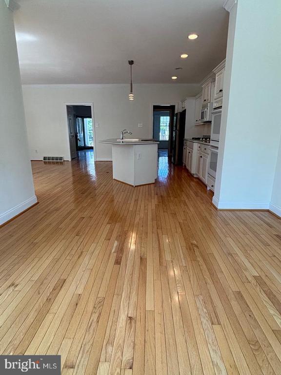 Building Photo - 571 Gramercy Ln