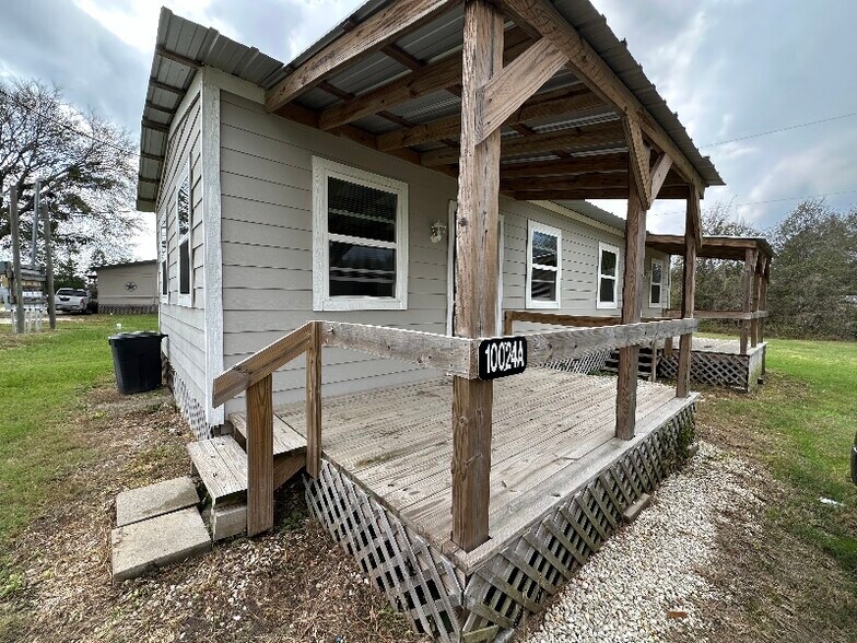 Primary Photo - 10024 Wrangler Wy