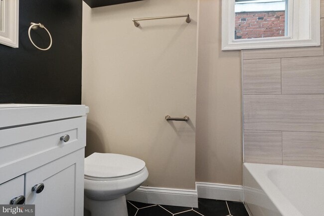 Building Photo - 2336 Pierce St