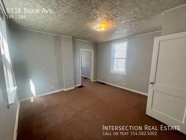 Building Photo - Spacious 1 Bedroom on The Hill, Easy Walki...