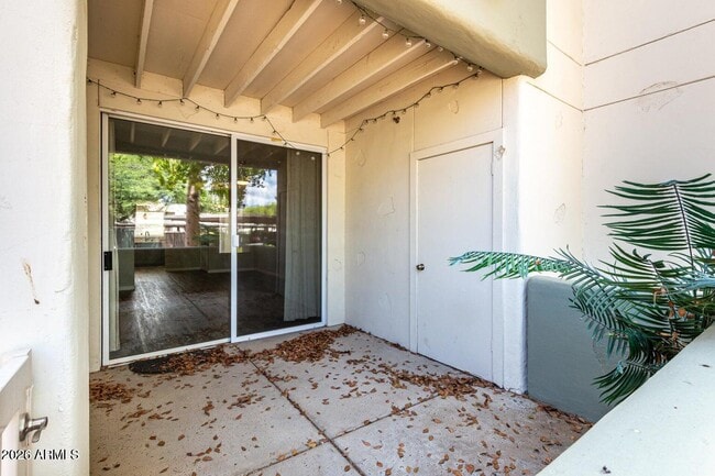 Building Photo - 1825 W Ray Rd