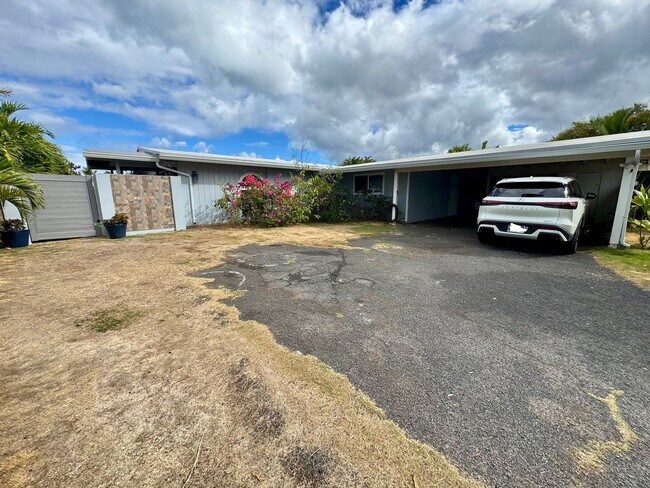Building Photo - Rarely available 4 bed, 3 bath w/ a pool i...